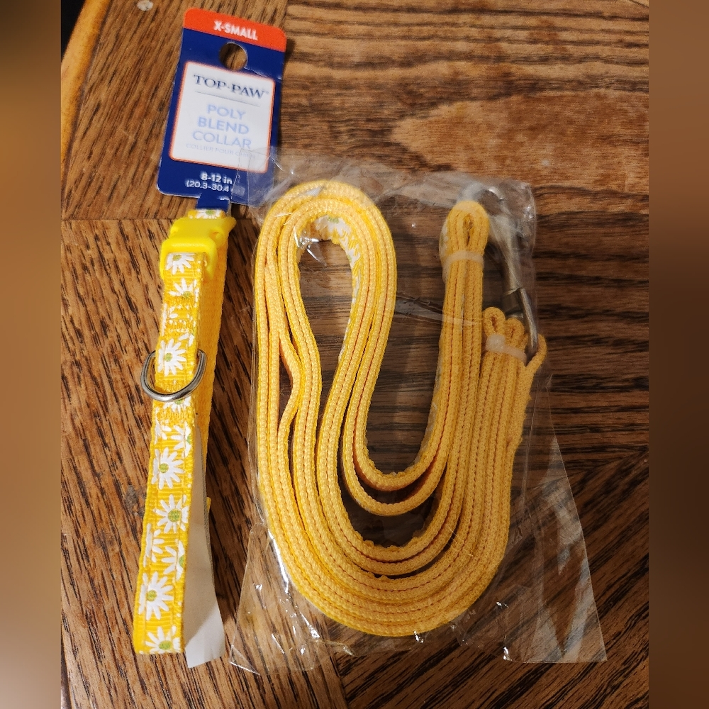 Top Paw Yellow Daisy Print Dog Collar & Leash Set